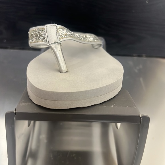 Gray Glitter Flip Flops Sz 6M - Picture 9 of 14